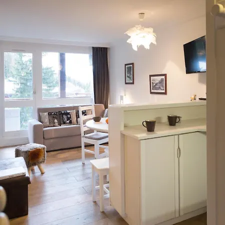 Thuria Apartment *
